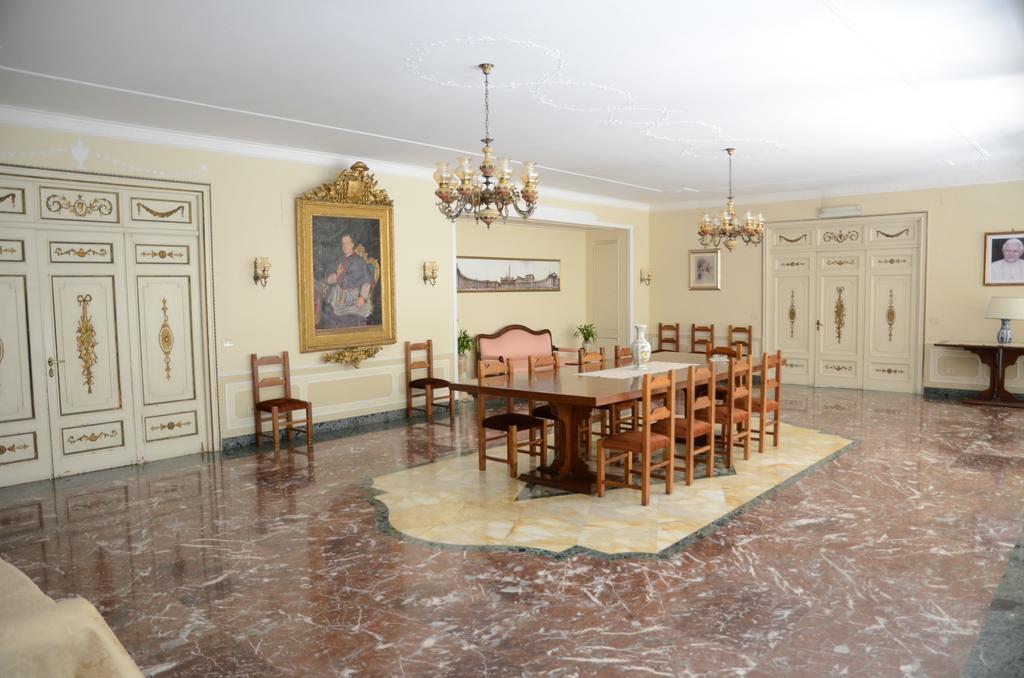 Casa Per Ferie Cardinal G. Guarino Bed & Breakfast Rome Exterior photo