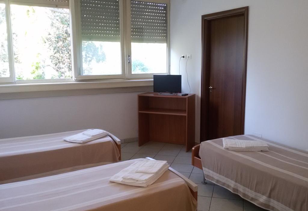 Casa Per Ferie Cardinal G. Guarino Bed & Breakfast Rome Exterior photo
